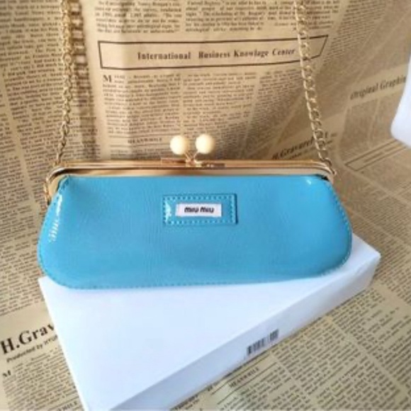 Blue Clutch Gold Kiss lock Closure Patent Finish w/ Crossbody St… - Picture 5 of 6